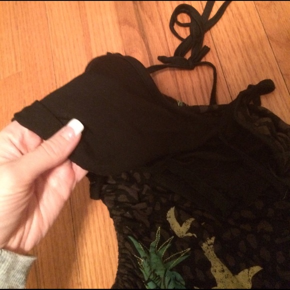 Guess Medium rainforest halter/spaghetti top - Picture 4 of 4