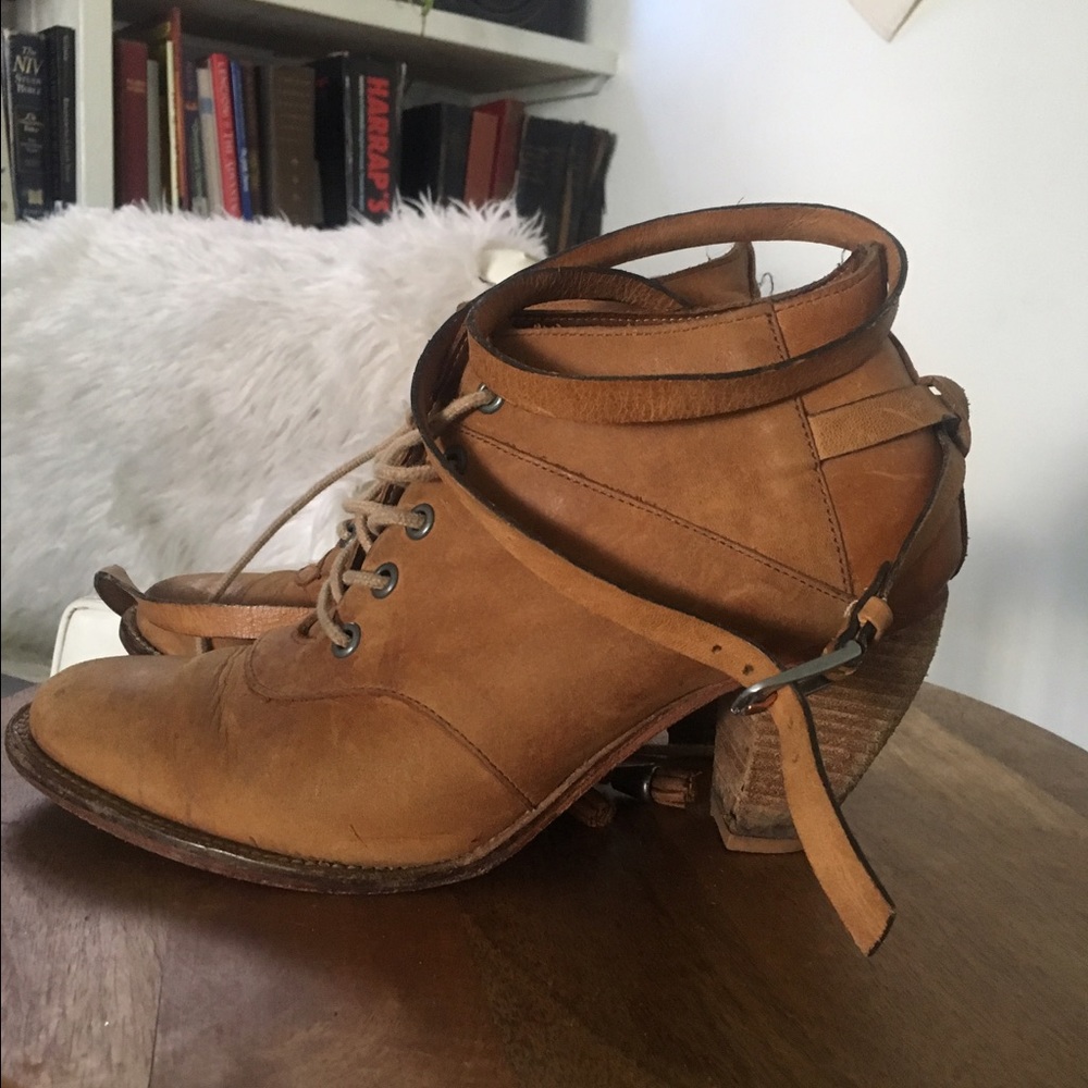 Women leather Carson lace-up boots