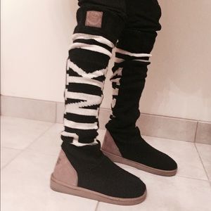 Victoria's Secret PINK Muk Luks Size Small