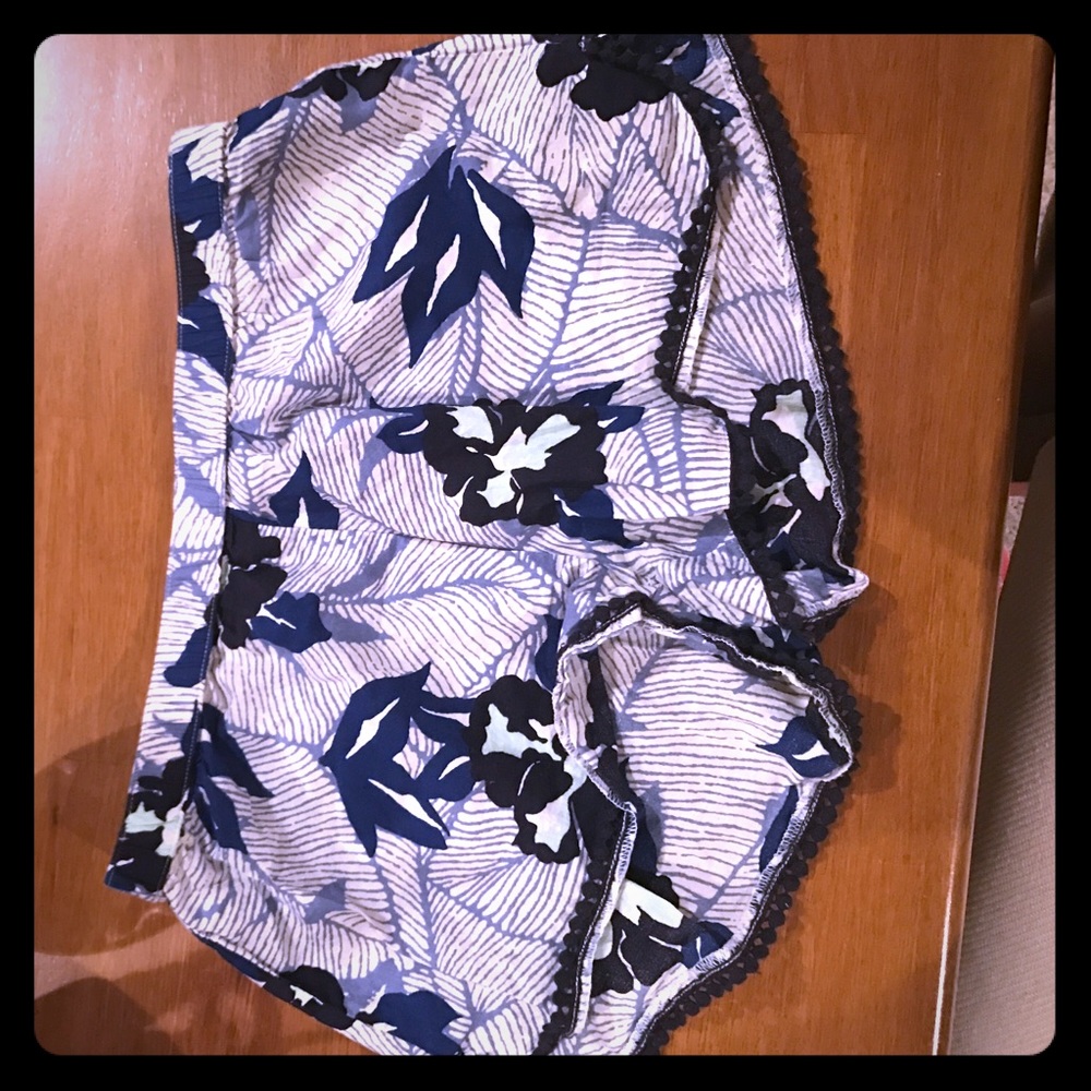 Aerie looses shorts