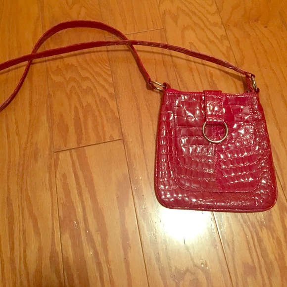 Red Alligator Style Crossbody - Picture 2 of 3