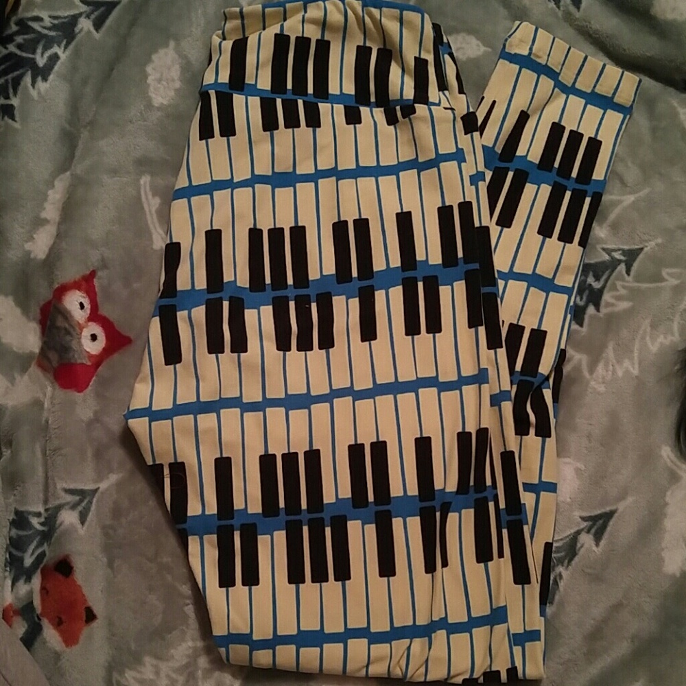 LuLaRoe OS leggings piano keys