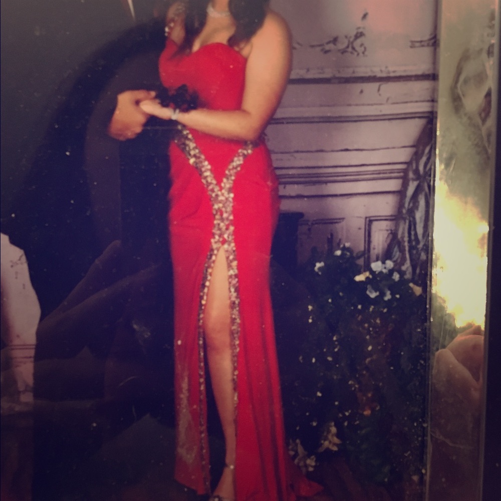 Red and silver diamond one shoulder with slit