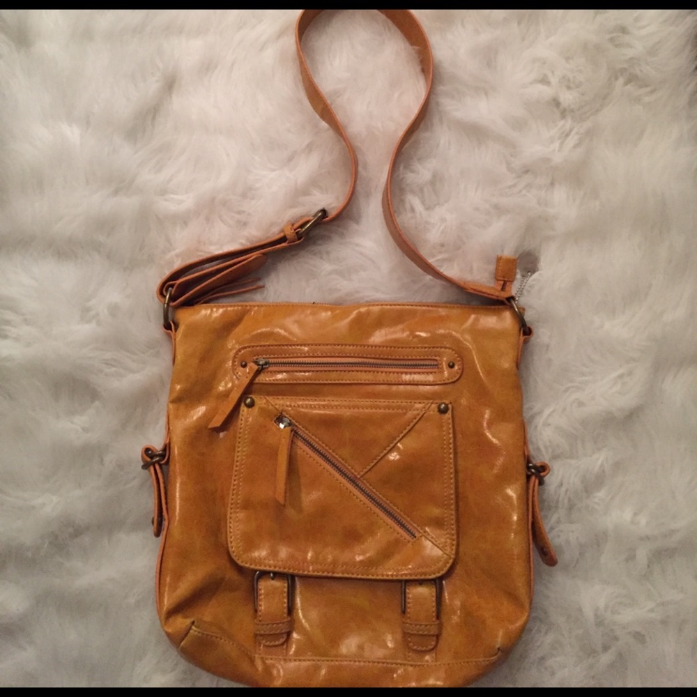 ⬇️SALE⚡️Distressed Vegan leather messenger Bag
