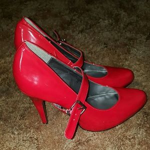 Gabriella Rocha shoe