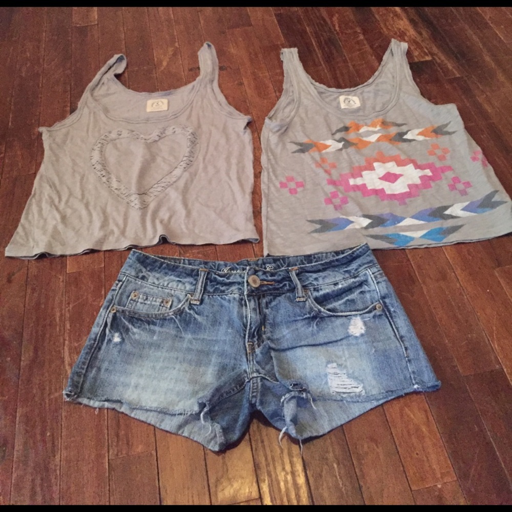 American Eagle Distressed Shorts Size 2 & AE Tops