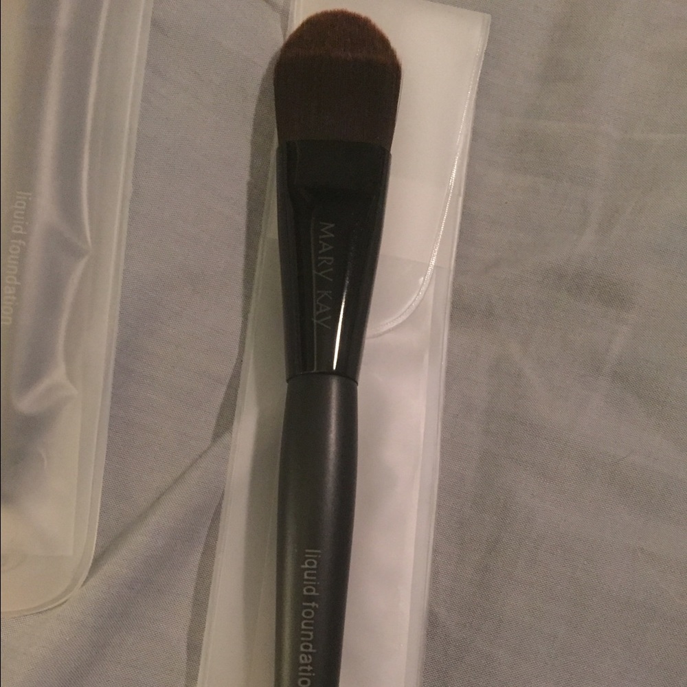 Mary Kay Liquid Foundation Brush