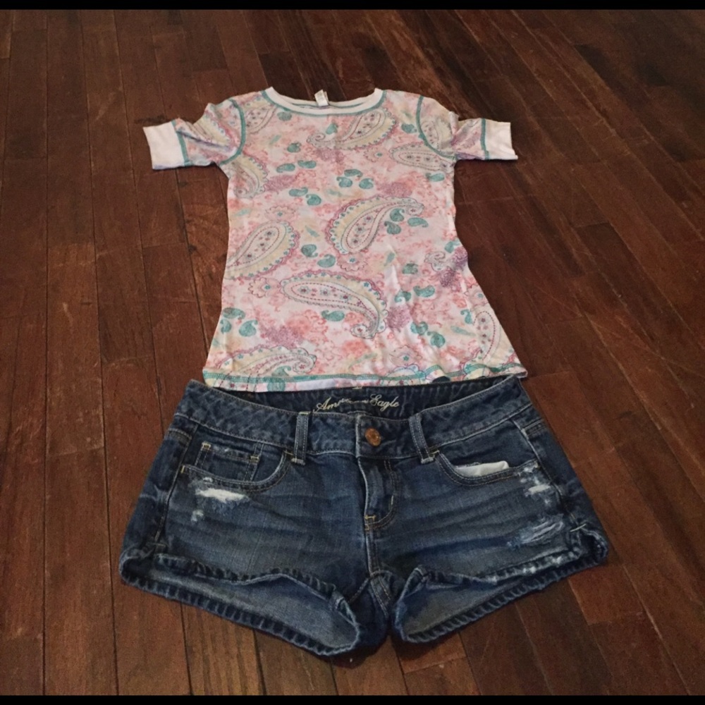 American Eagle Distressed Shorts Size 0 & BKE Top