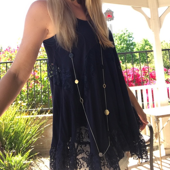 Dalia Lace Trimmed Top 🌷 2 Left Sale - Picture 2 of 7