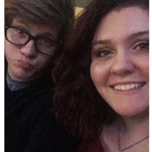 Meet your Posher, Hallie