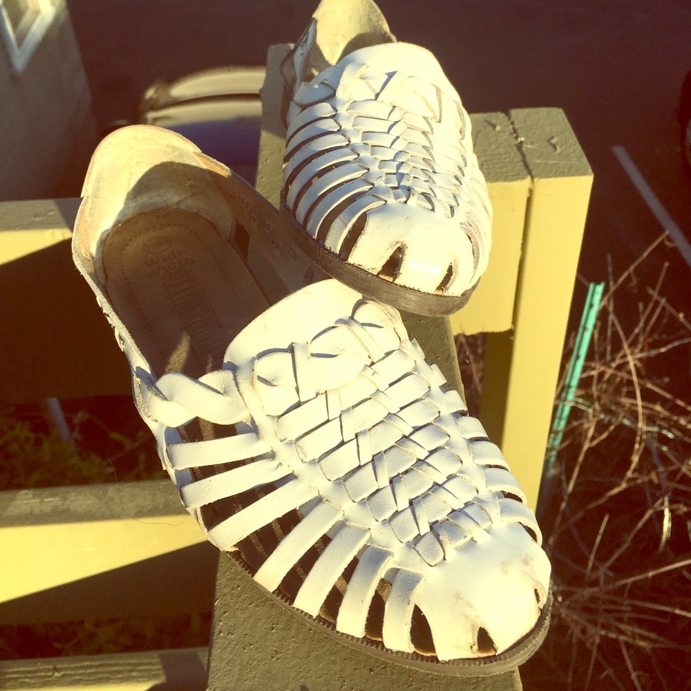 **VINTAGE**White hurache sandal/flats