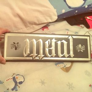 Kat Von D Metal matte