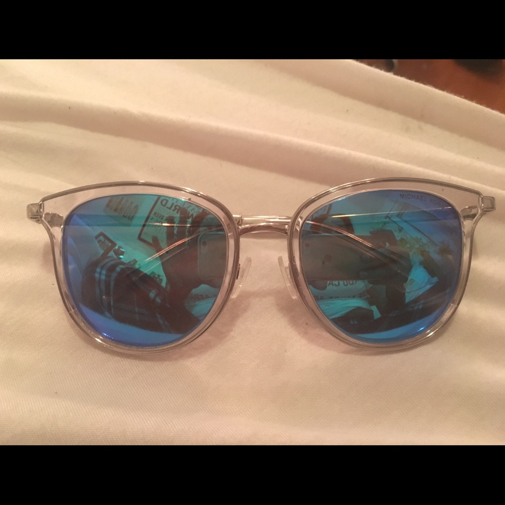 MICHEAL KORS SUNGLASSES AUTHENTIC 😎💎