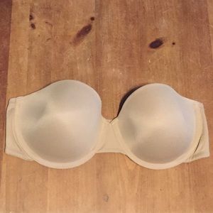 🔵 Maidenform 38C Strapless Bra