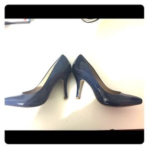 Arturo Chiang Navy patent leather pumps