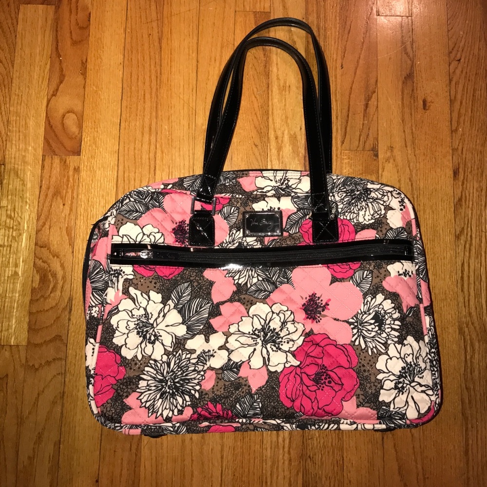 I am selling a travel bag.
