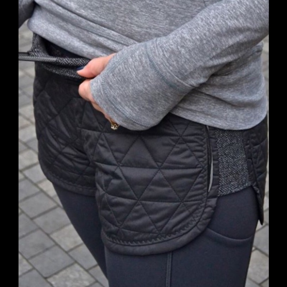 Lululemon shorts (6)