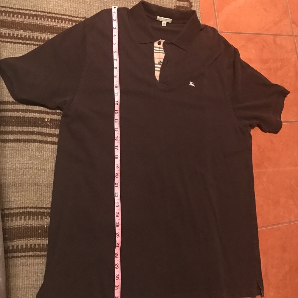 A U T H E NT I C Burberry Polo