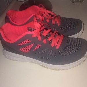 Danskin athletic shoes