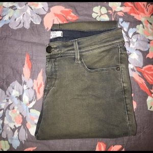 Free People Sz 29 army green roller crop skinnys