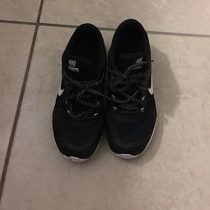 Women's Nike gym shoes size 6 price firm