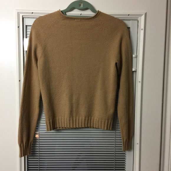 Gap Sweater. - Picture 2 of 3