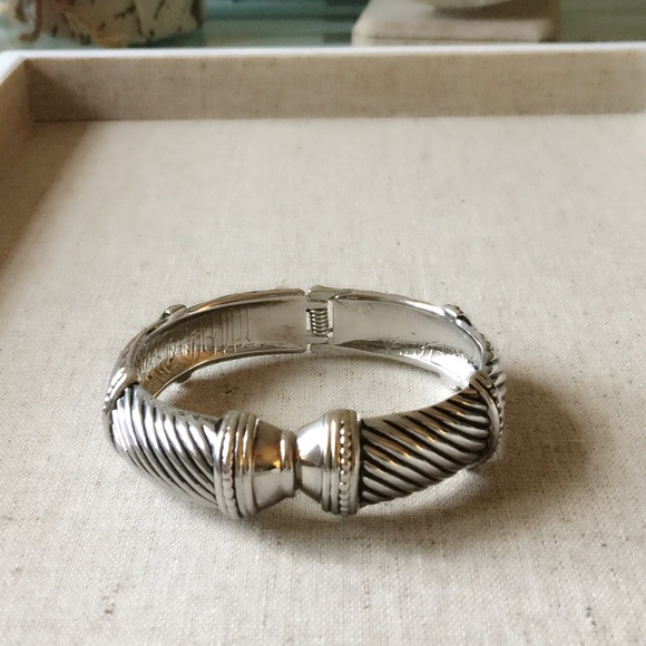 Necklace (Turquoise) - Picture 3 of 7