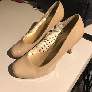 Madden girl nude pumps