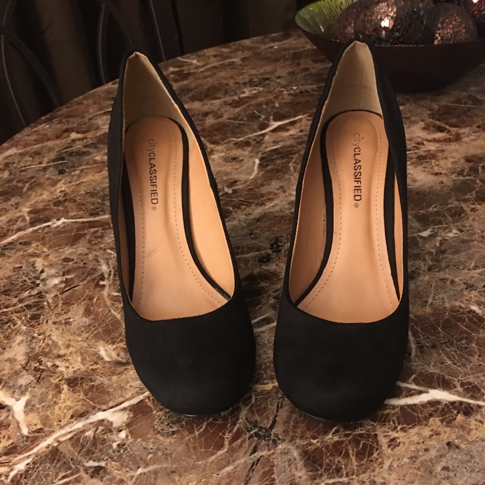 Black low heels City Classified