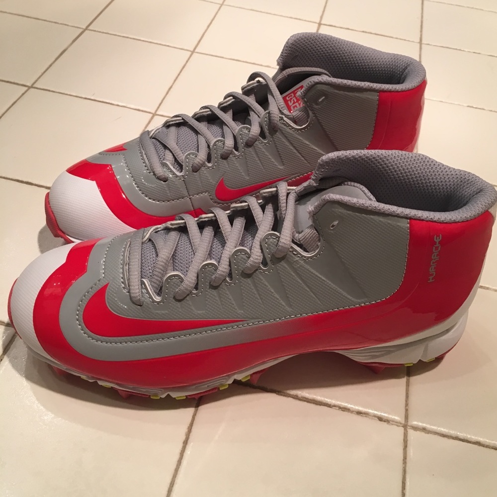 BNIB Nike Boys Huaraches baseball cleat