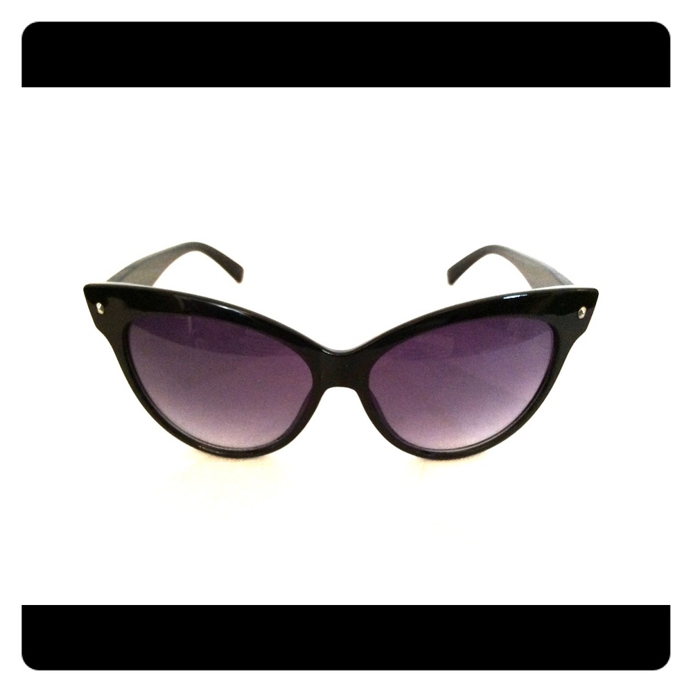 Cat eye sunglasses