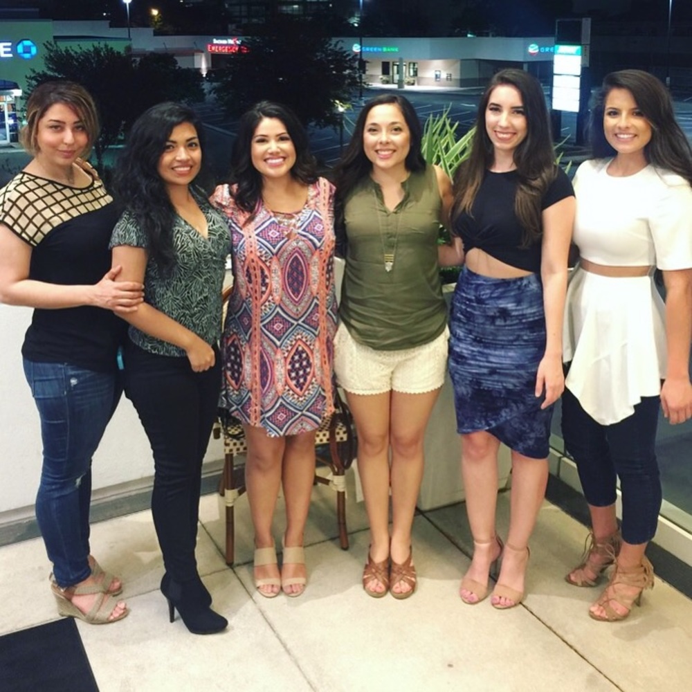 Meet your Posher, Elyssa