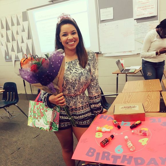 Meet your Posher, Daniela - Picture 1 of 1