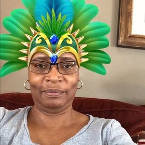 Meet your Posher, Debbie