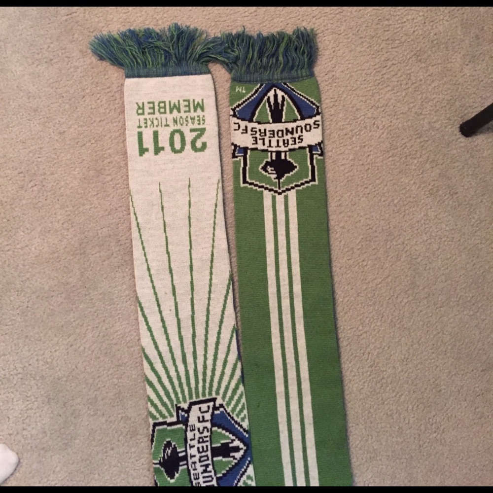 Seattle sounders scarves