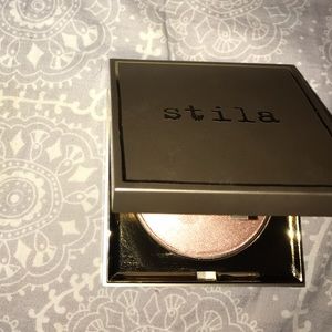 Stila Heaven's Hue Highlighter "kitten"