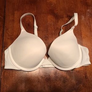 White 34B push-up bra Victoria's Secret Pink