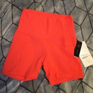 Lululemon Wunder Short - Size 6 - Orange NWT
