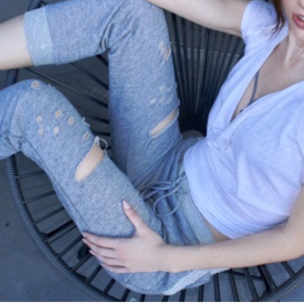 LIV DISTRESS JOGGERS - Picture 2 of 4