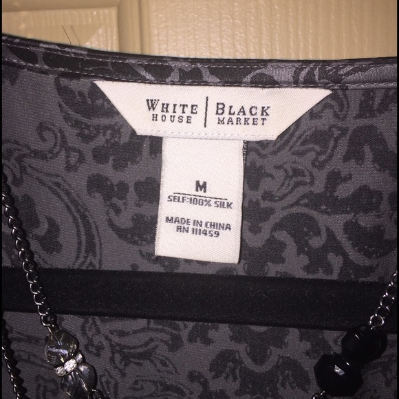 SOLD!!! 💝White House Black Market Beautiful Silk Blouse💝 - Picture 7 of 7