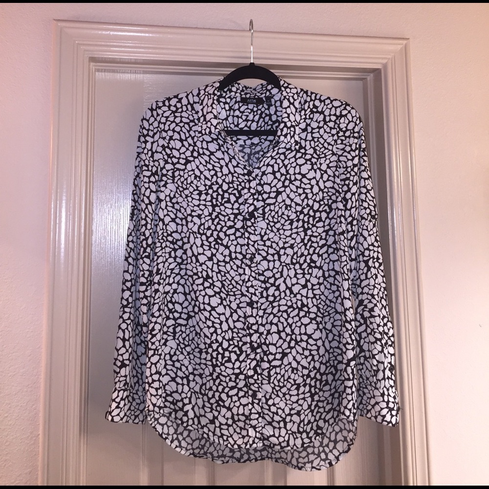 Apt 9 Long Sleeve Patterned Flowy Blouse!!