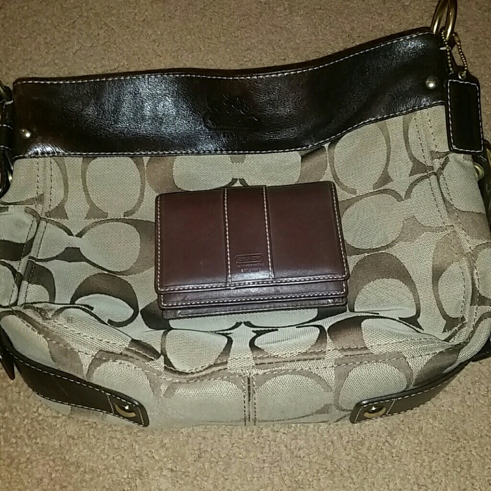 Coach signature C hobo with leather wallet
