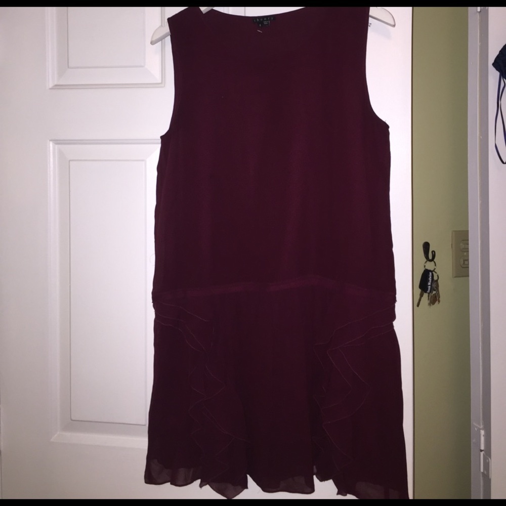 Theory Sz 8 burgundy ruffled shift dress