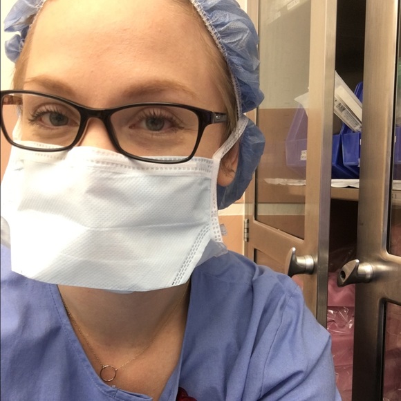 MEET YOUR POSHER - Picture 2 of 3