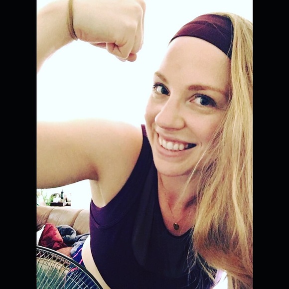 MEET YOUR POSHER - Picture 3 of 3