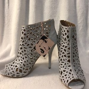 Zigi Soho Silver Rhinestone Booties Never Worn