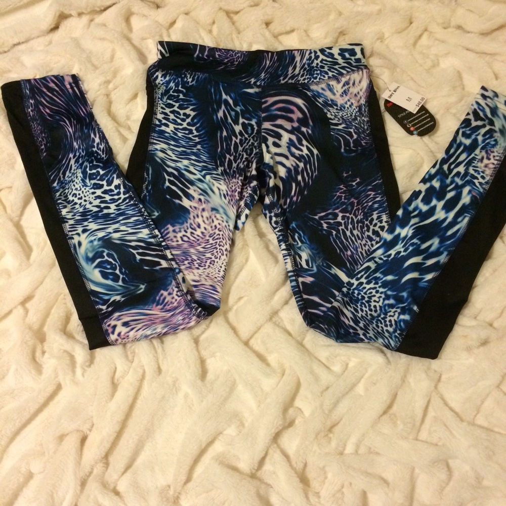 🔵NWT Performance Leggings - Galaxy print