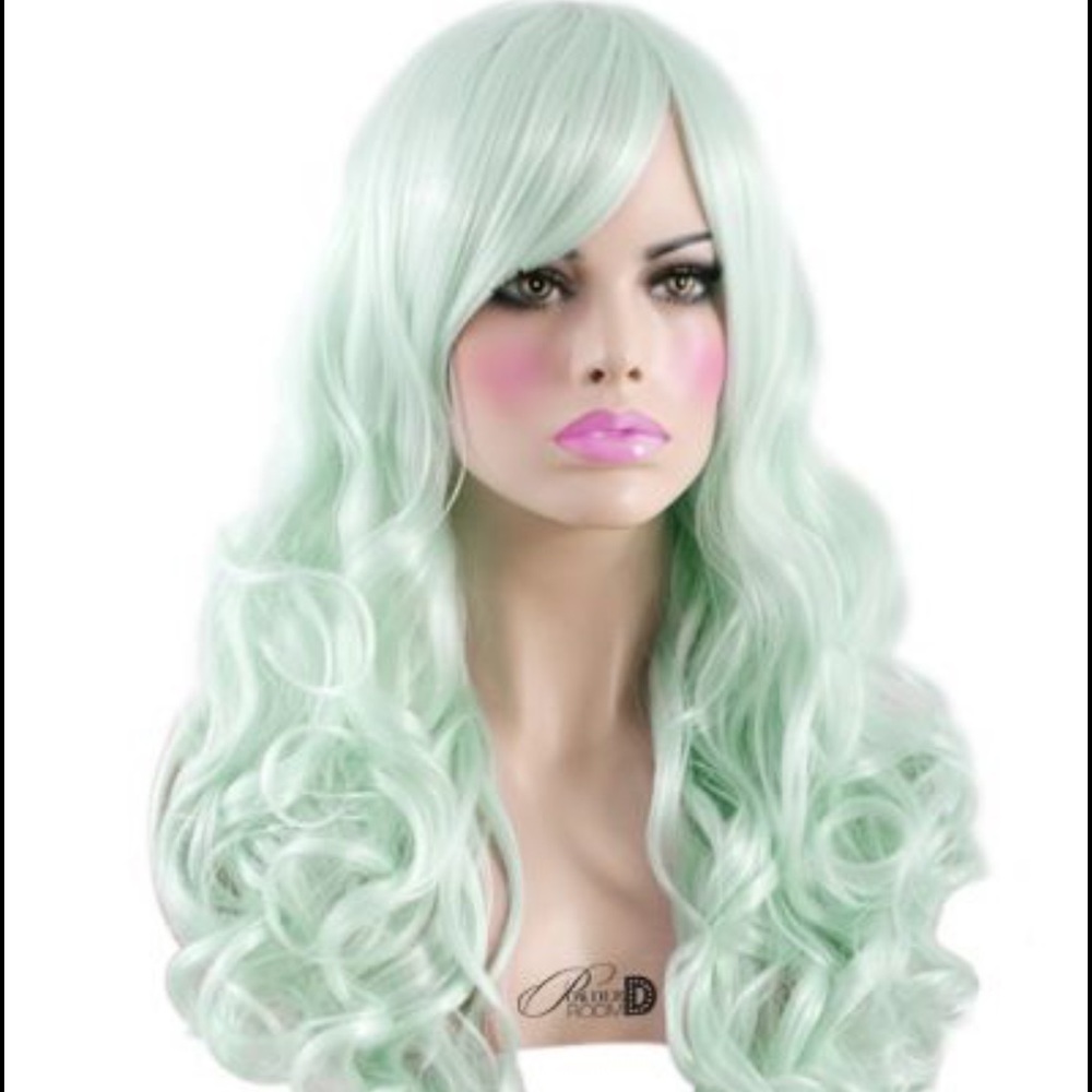 Powderroomd wig in pistachio