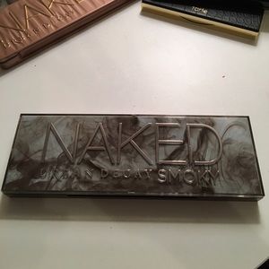 Urban Decay Naked Smoky palette