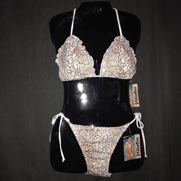 Chica Rica Other - BNWT Chica Rica Viper Bikini Ruffle Top